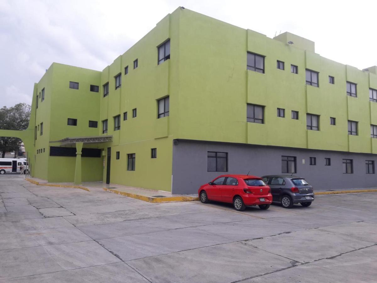 Hotel Terminal De Puebla Exteriör bild