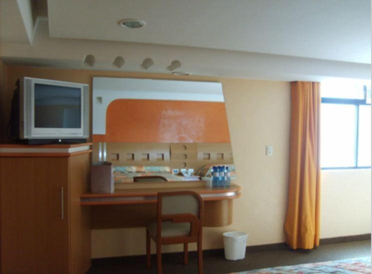 Hotel Terminal De Puebla Exteriör bild