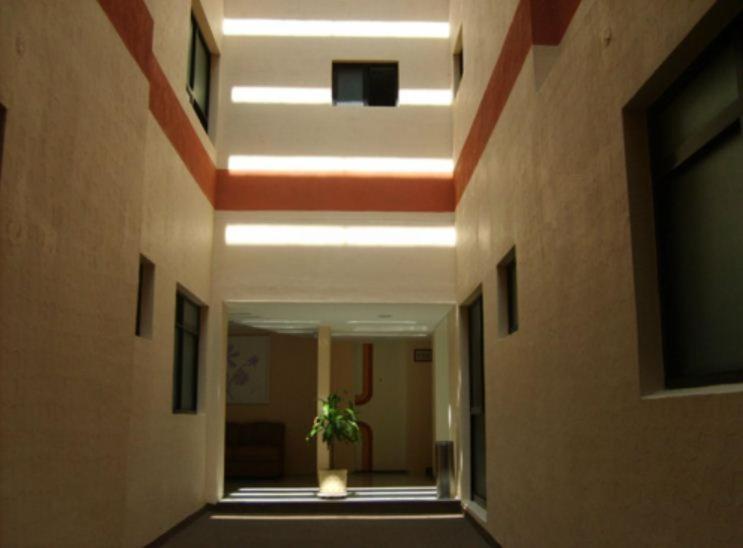 Hotel Terminal De Puebla Exteriör bild